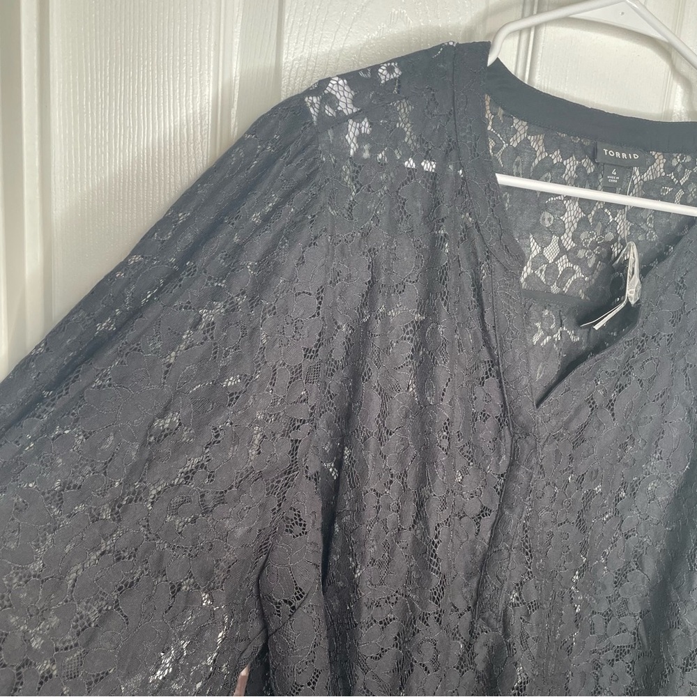 Torrid Harper Lace Pullover Long Sleeve Blouse Floral Sheer in Deep Black 4X/26 - Picture 9 of 16